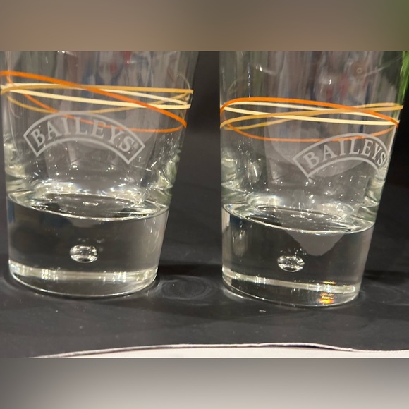 Two Vintage Bailey's Bubble Bottom Highball Glasses Gold and Tan Swirl Design - Picture 4 of 10